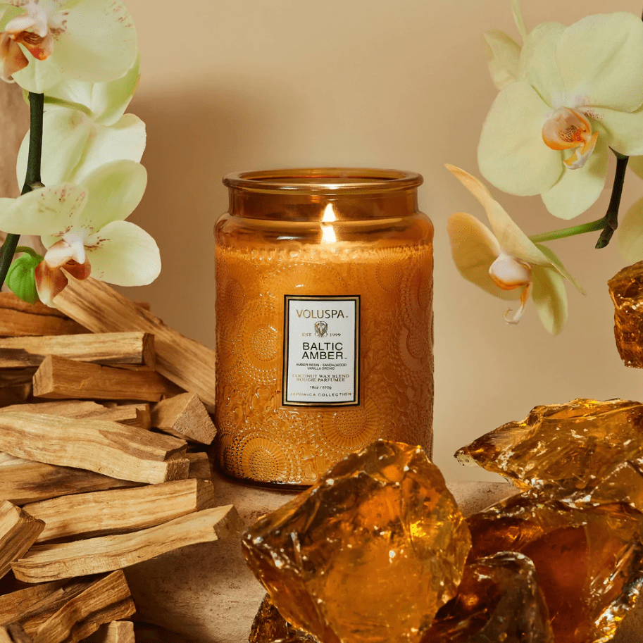 kjøp Voluspa Baltic Amber Large Jar Candle 100timer - 7 små rom - Med ...